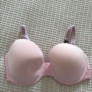 Victoria’s Secret NWT Pink Bra glitter strap 36DD COMFORTABLE
